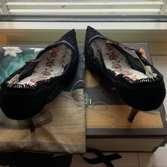 Gucci black lace heels with pink sole - Picture 7 of 8